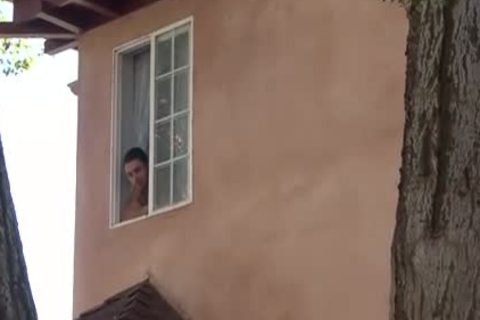 Follado Empotrado Contra El Arbol