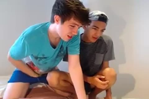 gals nailing Each Other On webcam