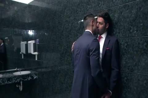 My Boss pound Me unprotected In throne-room