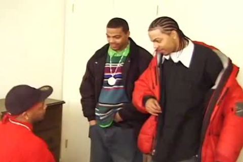 Three lustful Gentlemen have a fun A Steamy Threeway