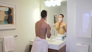 Family Dick: Brad Payton accompanied by D. Arclyte in bath