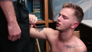 YoungPerps - Officer Timothy Drake smashed by Pierce Hartman