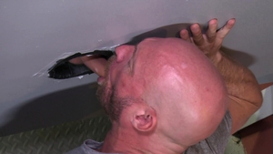 Men Over 30: Muscle Sean Harding tongue kissing sex tape