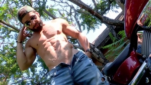 Maskurbate: Beautiful neighbor receives raw sex