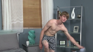 Solo: A Cute Twink with an Attractive Backside